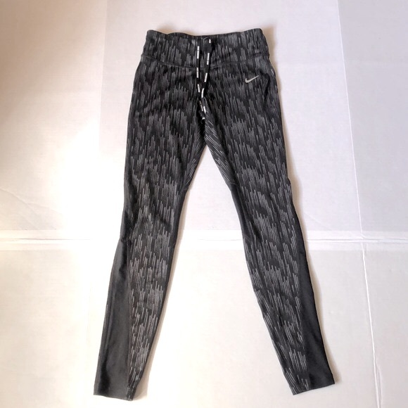 NIKE Dri-Fit Running, One zippered Pocket Leggings/Preowned - Picture 1 of 17